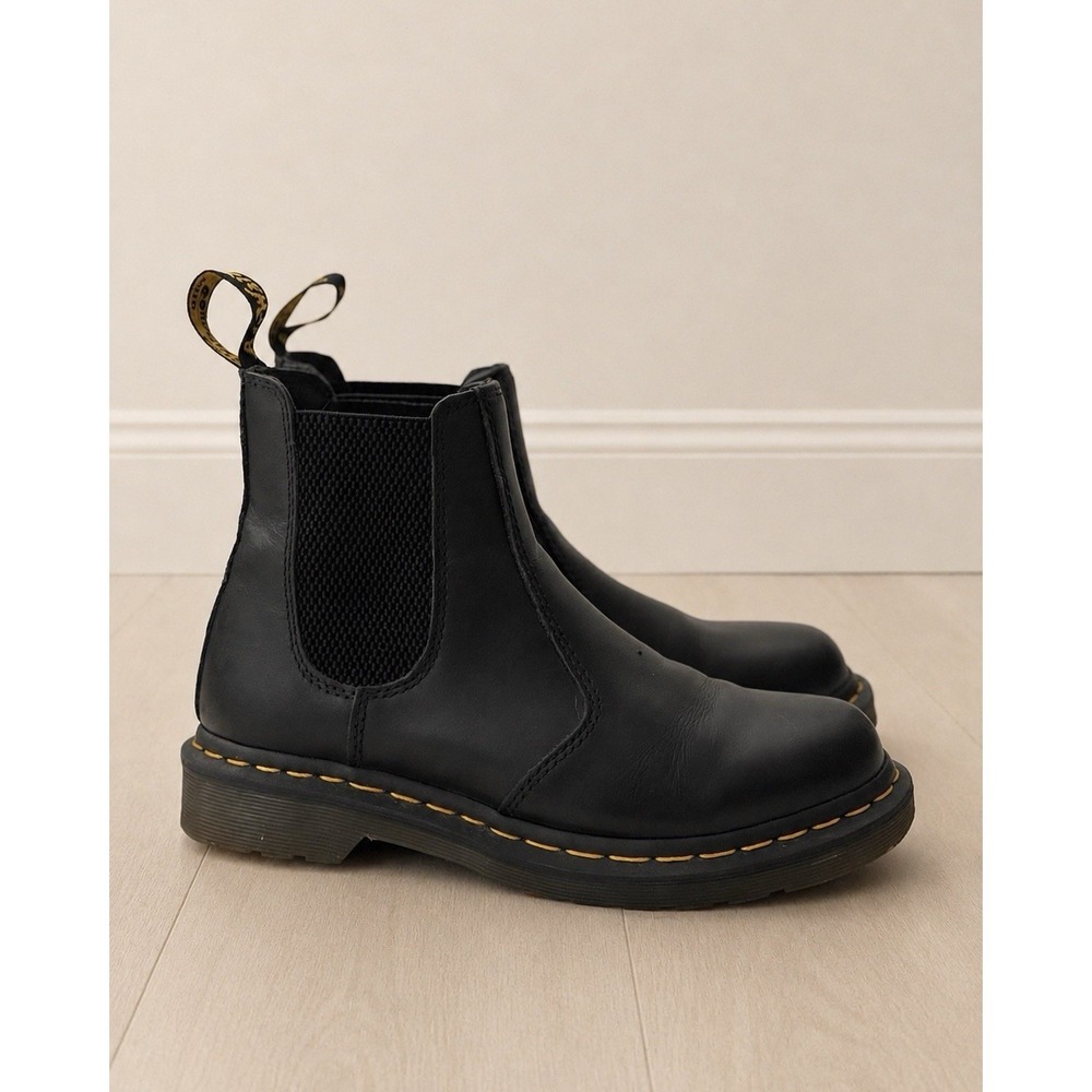 Dr. Martens 2976 Chelsea Boots Women's US 7 EU 38 Black Slip On Ankle Boots